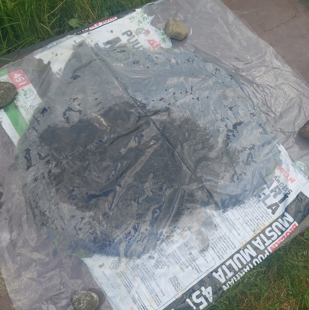 muovilla peitetty valu